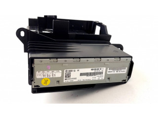 Радио/ проигрыватель CD/DVD / навигация