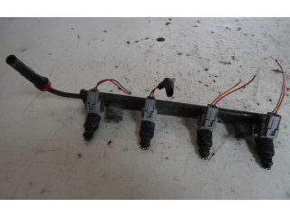 Топливная рампа MR988977 Mitsubishi Colt