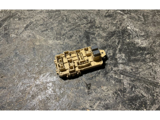 Блок предохранителей  JB200400   Subaru Forester SF    