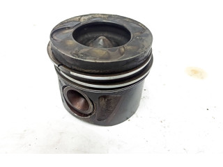 Píst Mercedes-Benz R W251 642872