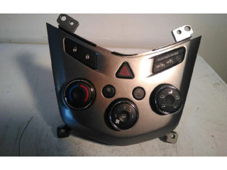 Блок управления климат-контролем 95164452 Chevrolet Astra