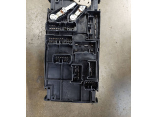 Блок предохранителей 82241SG040, 211098   Subaru Forester SJ    