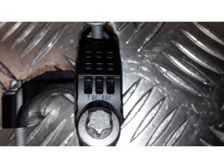 Другая деталь отсека двигателя