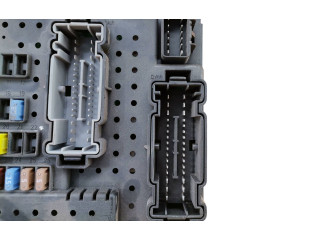 Блок предохранителей 8676391, 12217799 Volvo XC90