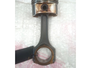 Píst    Mercedes-Benz C W203     