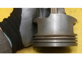 Píst Audi A8 S8 D3 4E