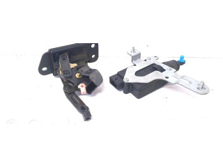 Zámek zadních dveří    Hyundai Santa Fe 2007