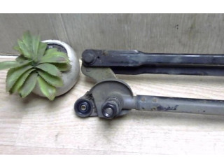 Двигатель стеклоочистителей