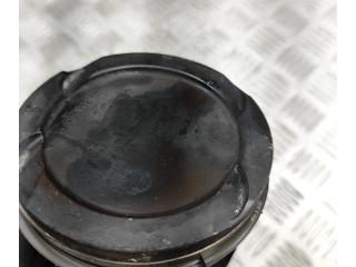 Поршень 32213692, 31401957 Volvo XC40