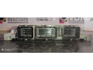 Блок управления двигателя 8201117953   Dacia Sandero