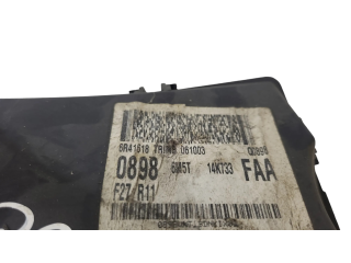 Блок предохранителей 6M5T14K733, 3M5T14A142AB   Ford Focus    