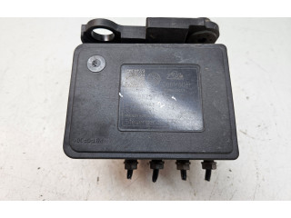 Интеркулер  3Q0614517AB, 3Q0907379AB   Volkswagen Touran III 