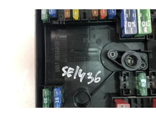 Блок предохранителей 2K5970331R Volkswagen Caddy