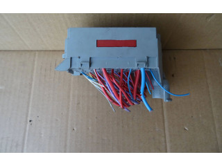 Блок предохранителей  9162439   Volvo V70    