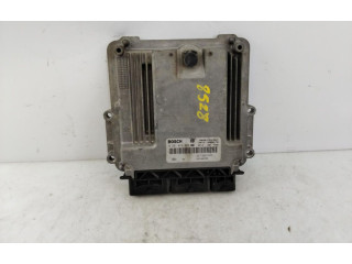 Řídící jednotka 237102747R Renault Captur 2013