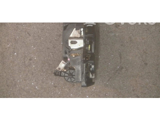 Zámek zadních dveří Dacia Logan II 2015