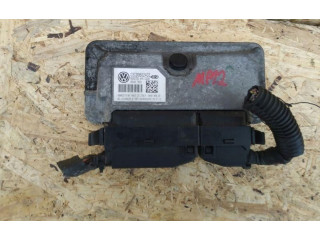 Блок управления двигателя Skoda Fabia Mk2 (5J)