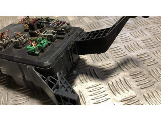 Блок предохранителей 2L1830949, 1S7T14A073AF Ford Mondeo Mk III