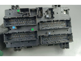 Блок предохранителей  P68253442AB   Jeep Grand Cherokee    