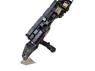 Блок предохранителей    Toyota Corolla Verso E121    