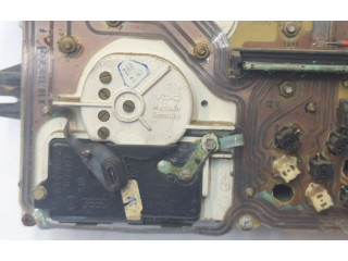 Дисплей 81117185, 0L809 Audi 80 90 B3