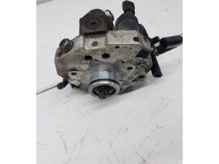 Vstřikovací čerpadlo 8689590, 047114   Volvo V70    d5244t 