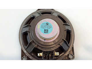 Громкоговоритель в панели