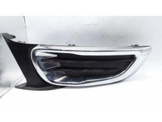 Нижняя решётка (из трех частей) Citroen C3 Picasso 99831L, 9682332477