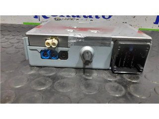 Радио/ проигрыватель CD/DVD / навигация