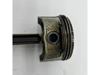 Píst 40151, Q7DA Ford Focus pro benzínový motor 1.8 Q7DA