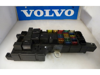 Блок предохранителей 8678449, 8678449 Volvo XC90