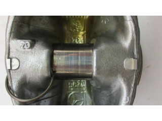 Píst 270920   Mercedes-Benz B W246 W242  pro benzínový / Газ motor 2.0 270.920 Benzinas-Dujos