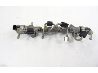 Топливная рампа 04L089G   Audi A1  