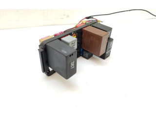   Pojistková skříňka 4A09077440, 4A09077440   Audi A8 S8 D2 4D 1998