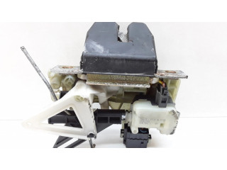 Замок задней крышки