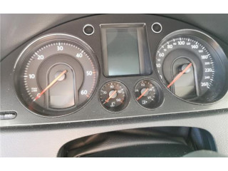 Панель приборов    Volkswagen PASSAT       