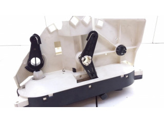 Блок управления климат-контролем MB947678, MB947677 Mitsubishi Carisma