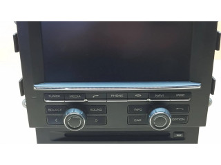 Радио/ проигрыватель CD/DVD / навигация