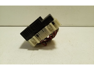 Блок предохранителей 6G9T14K131AB   Volvo S60    