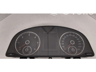 Панель приборов 1T0920861D   Volkswagen Touran II       