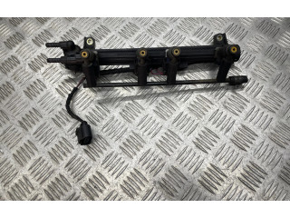 Топливная рампа 037133317N Volkswagen Golf III