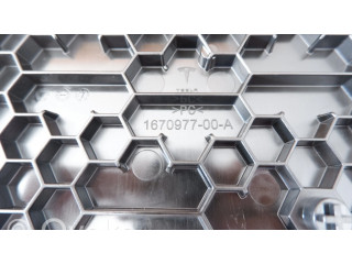 Блок комфорта 165765039A, 167097700A Tesla Model Y