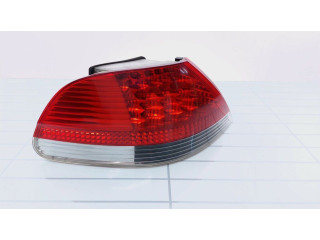 Задний фонарь в кузове