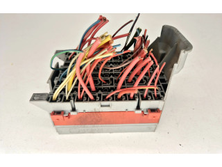 Блок предохранителей  9162439   Volvo V70    