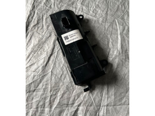 Блок управления климат-контролем P31674024, T18250181201 Volvo XC90