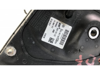 Боковое стекло в середине кузова