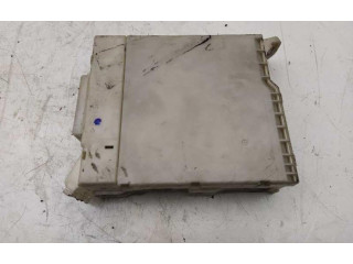 Блок предохранителей 8273053050   Lexus IS 200-300    