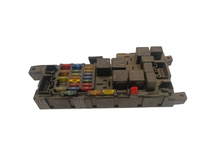 Блок предохранителей 8637841, 518717004 Volvo S60