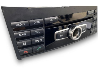 Радио/ проигрыватель CD/DVD / навигация