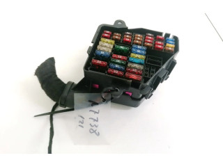 Блок предохранителей Volkswagen Golf IV